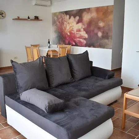 Apartment Ante *