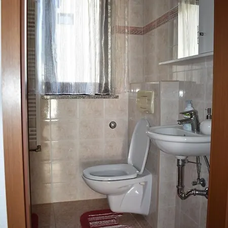Ante Apartment *