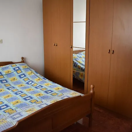 Ante Apartment