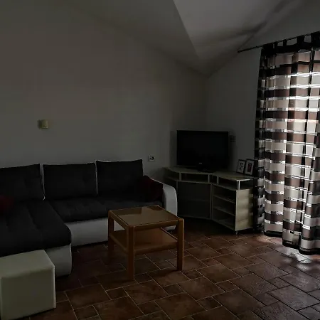 Apartment Ante *