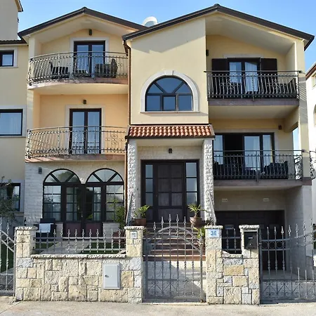 Ante Apartment