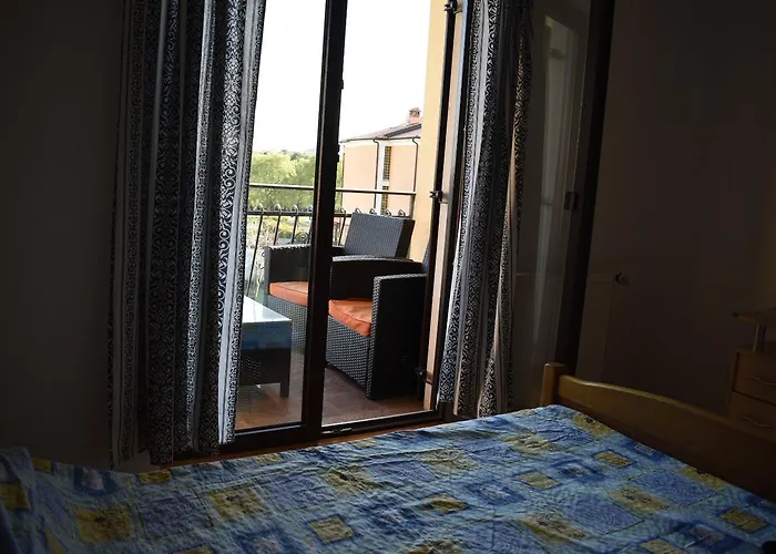 Ante Apartment *